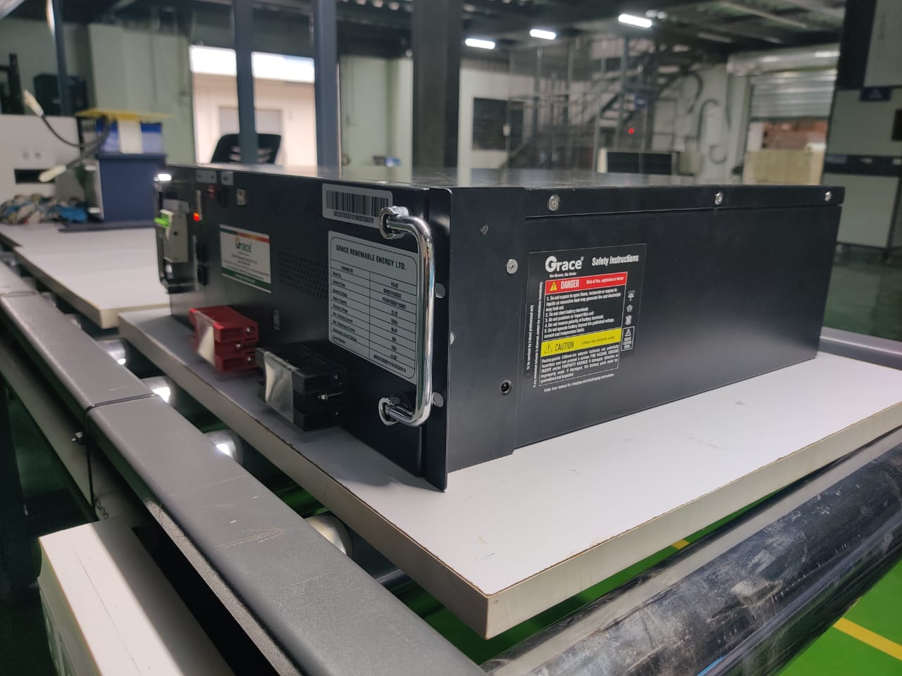 51.2V 100Ah Lithium-ion LFP battery